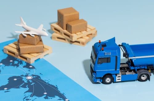 Besonderheiten des internationalen Gütertransports: Was der Versender wissen muss